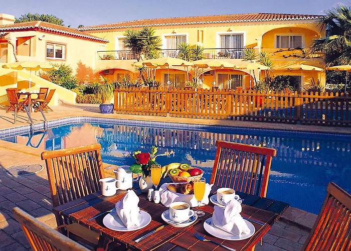 Costa d\'Oiro Ambiance Village